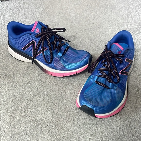 New Balance size 6 sneakers - Picture 2 of 2